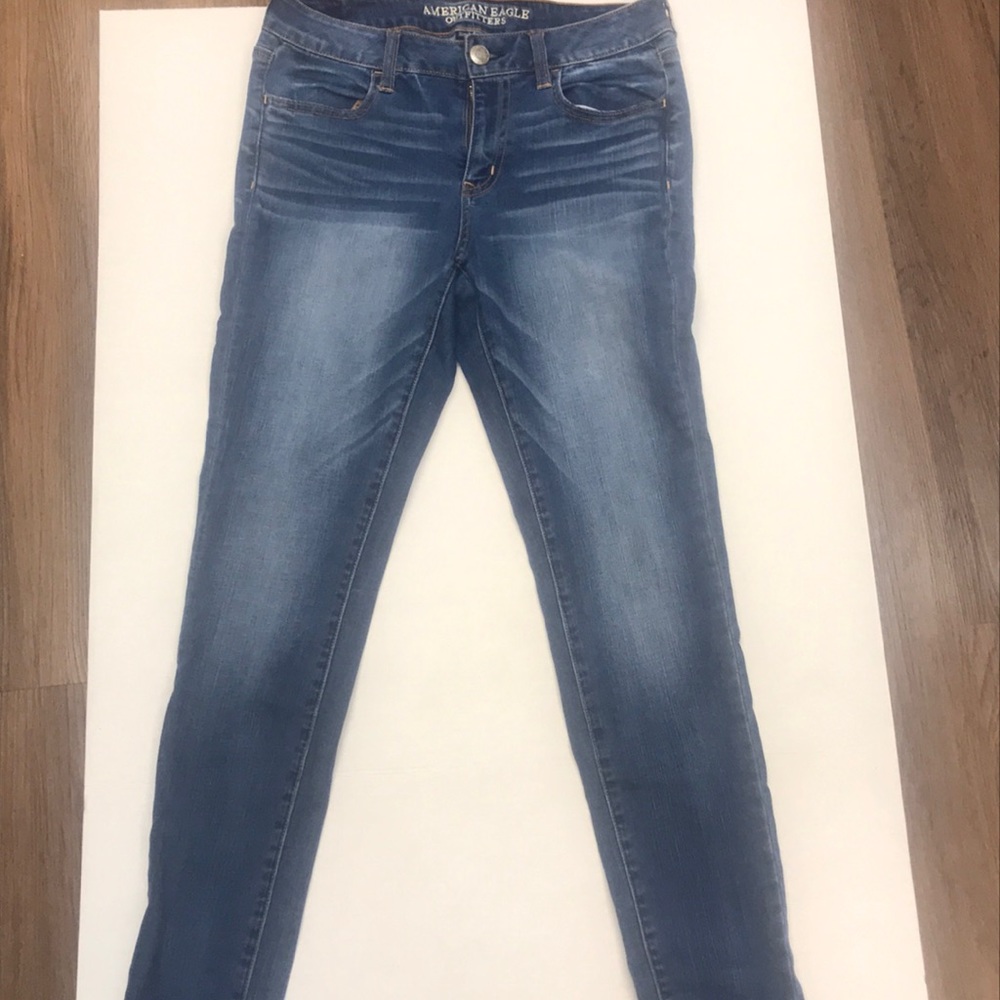 American Eagle skinny Jeans Dark Light wash long